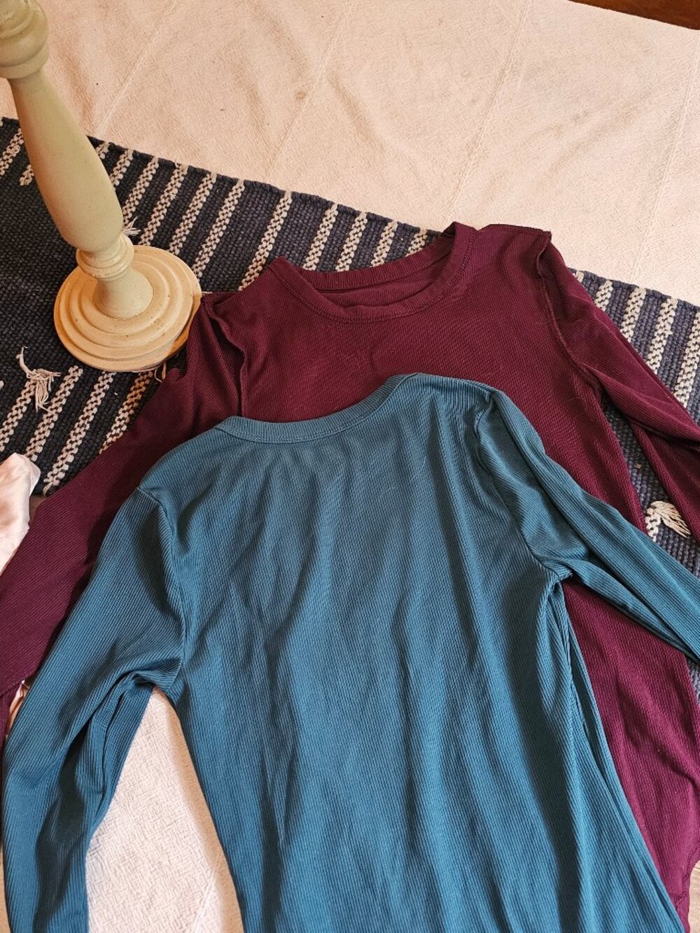 2 long sleeve tops